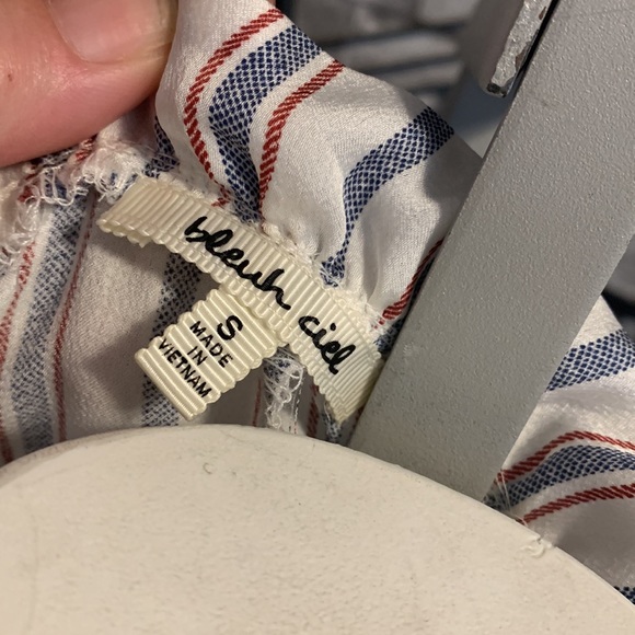 Beautiful like new button down tie up crop dress shirt - Picture 2 of 8